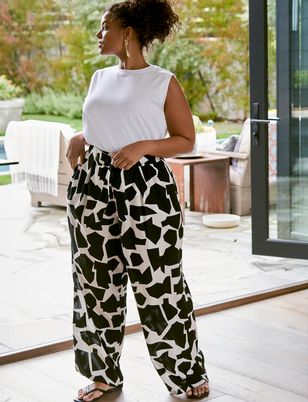 Printed Wide Leg Pant with D-ring Detail
